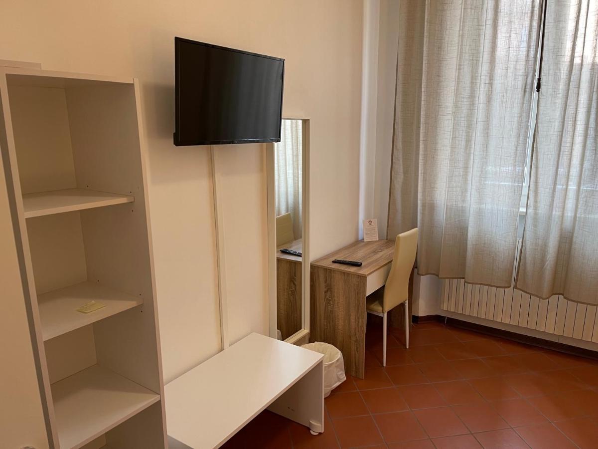 Downtown - Camere In Centro Ferrara Exterior foto