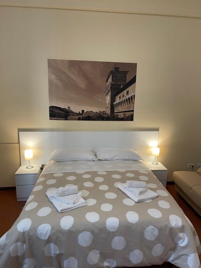 Downtown - Camere In Centro Ferrara Exterior foto